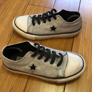 Converse shoes little kid size 12/EUR 29